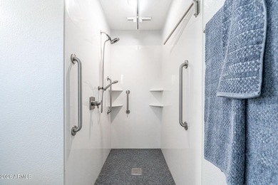 Beautifully maintained 2 bedroom, 2 bathroom home thoughtfully - photo 11