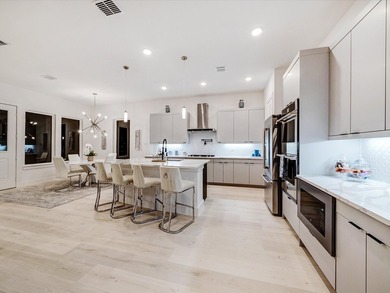 Amazing opportunity to purchase this furnished model home with - photo 11
