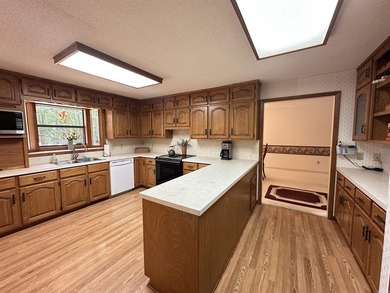 HOME with 4-CAR GARAGE on Flat Lot with a bathroom for each - photo 12