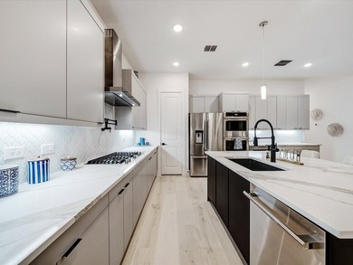 Amazing opportunity to purchase this furnished model home with - photo 15