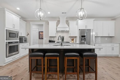 Harbor Club gated community. Gently lived in Craftsman style - photo 16