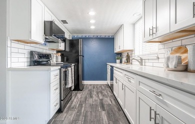 Beautifully maintained 2 bedroom, 2 bathroom home thoughtfully - photo 18