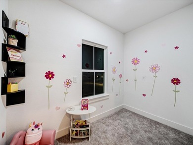 Amazing opportunity to purchase this furnished model home with - photo 22