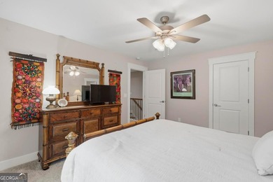 Harbor Club gated community. Gently lived in Craftsman style - photo 32