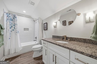 Harbor Club gated community. Gently lived in Craftsman style - photo 33