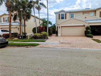 Lake Townhome/Townhouse For Sale in Fort Myers, Florida