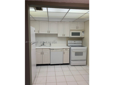 Attention Investors!! Beautiful, bright & Rented 1 bed / 1.5 - photo 8