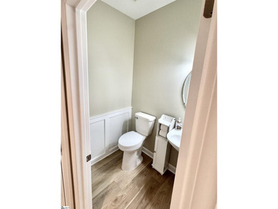 Phenomenal Location - within walking distance to nearby shoppes - photo 20