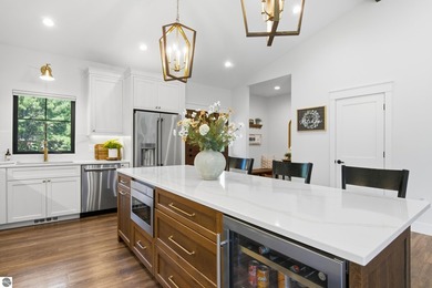 Beautifully Built Custom Ranch Perfectly situated on 30 Gorgeous - photo 3