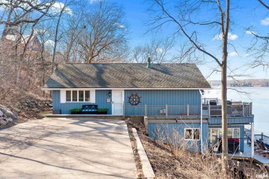 Spoon Lake Home For Sale in Dahinda Illinois
