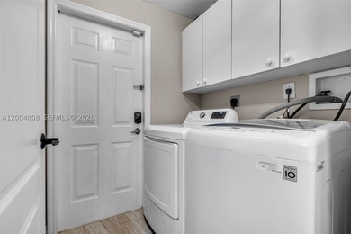Stunning home in Royal Lakes in Miami Lakes. The home features - photo 16
