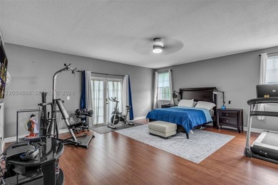 Stunning home in Royal Lakes in Miami Lakes. The home features - photo 18