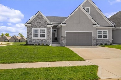Lake Townhome/Townhouse Sale Pending in Lees Summit, Missouri