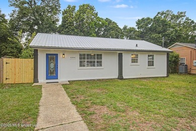 **Motivated Seller!** Welcome to this beautifully upgraded and - photo 1