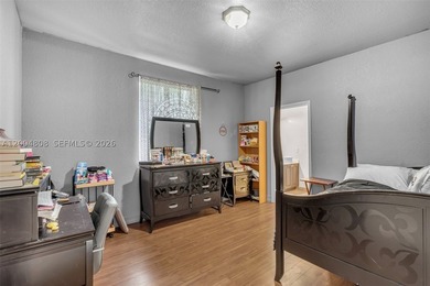 Stunning home in Royal Lakes in Miami Lakes. The home features - photo 26