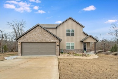 Experience luxury living in this 2022-built home, featuring 3 - photo 2
