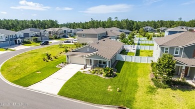 Beautifully maintained 4-bedroom home with sophisticated design - photo 33