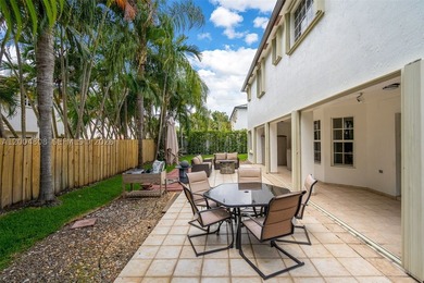 Stunning home in Royal Lakes in Miami Lakes. The home features - photo 36