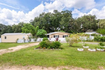 Lake Hutchinson Home For Sale in Keystone Heights Florida