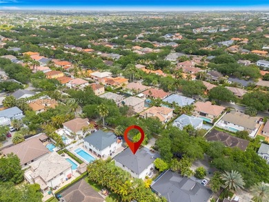 Stunning home in Royal Lakes in Miami Lakes. The home features - photo 43