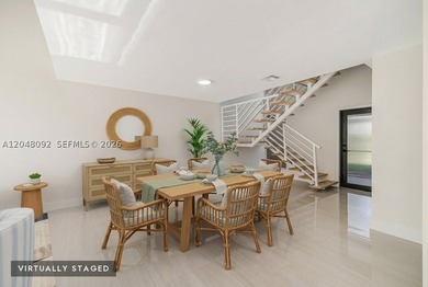 Fully renovated 3 bed/3 bath townhouse with a rare first-floor - photo 8