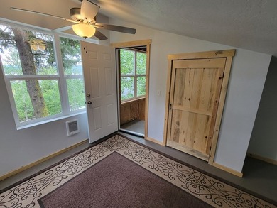 PHOTOS NOT ZOOMED IN! FULL Lake Cascade views! Lovely remodeled - photo 31
