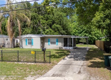 Welcome home to this charming and updated Jacksonville retreat! - photo 3