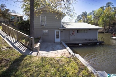 Right on the water!! You can fish from the living room window - photo 4