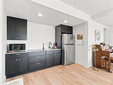 Experience the perfect blend of modern luxury, exceptional - photo 31