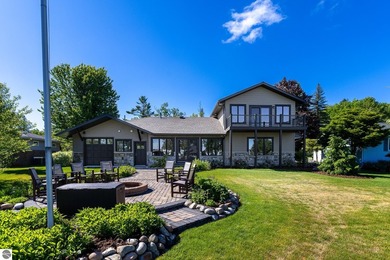 Stunning Waterfront home on Lake St. Helen. The open-floorplan - photo 5