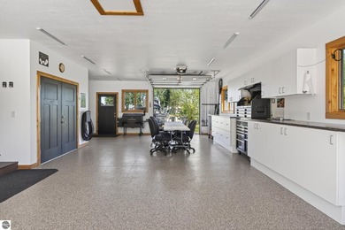 Stunning Waterfront home on Lake St. Helen. The open-floorplan - photo 9
