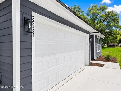 New construction on a spacious 0.50-acre lot with 0.25 acres - photo 4