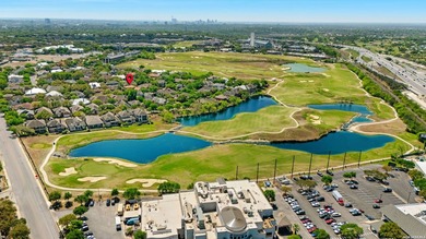 Set within an exclusive gated enclave in Alamo Heights, this - photo 3