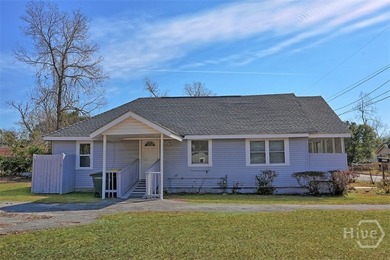 This oversized LOT and move-in-ready residence has been - photo 5