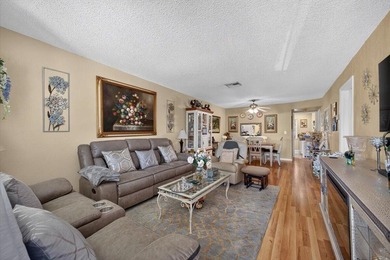 Welcome to this charming 2-bedroom, 2-bathroom condominium in - photo 3