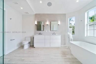 Welcome to this exceptional residence in the prestigious gated - photo 19