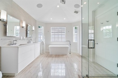 Welcome to this exceptional residence in the prestigious gated - photo 20