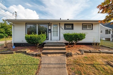 (private lake, pond, creek) Home For Sale in Youngstown Ohio