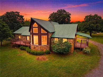 Wake up to beautiful views of Lake Tenkiller from the comfort of - photo 4