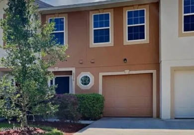 Welcome to 2-story St. Ives townhome, perfectly blending comfort - photo 1