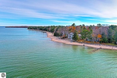 Exquisite Craftsman home with extensive sandy beach front on - photo 3