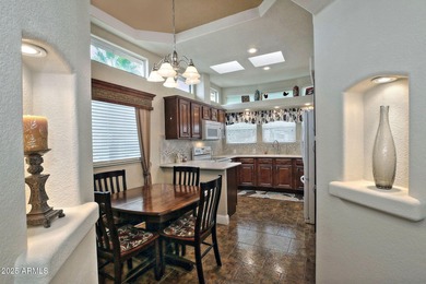 Beautiful 2015 Schult 800 SF Home in Highly Desirable Greenfield