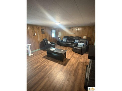 This is your opportunity to own a spacious lake property - photo 8