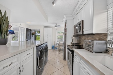 Bright, beautifully renovated ground-floor corner residence just - photo 13
