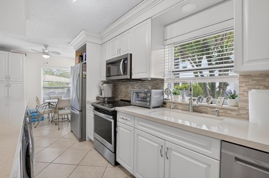 Bright, beautifully renovated ground-floor corner residence just - photo 16