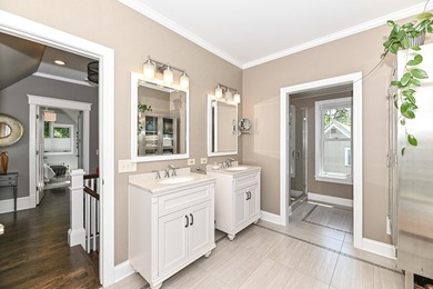 Outstanding craftsmanship and timeless charm define this - photo 18