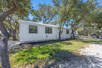 Price Reduction! Charming cottage situated on a spacious double - photo 18