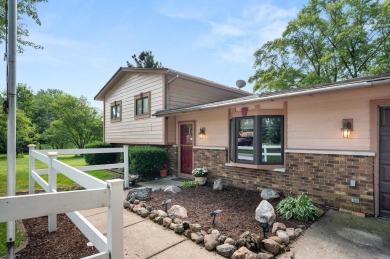 Lake Home For Sale in Bolingbrook, Illinois