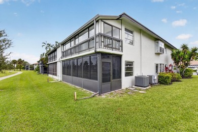 Bright, beautifully renovated ground-floor corner residence just - photo 44