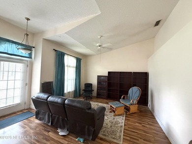 Fantastic investor opportunity in the highly desirable - photo 3